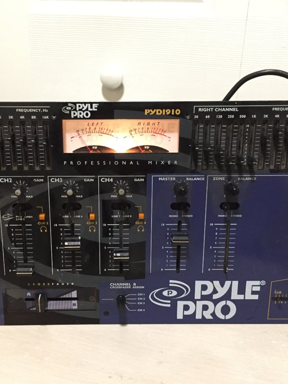 Pyle PRO PYD 1910 / 19'' Rack Mount 4CH Professional Mixer / DJ Mixer / Recordin